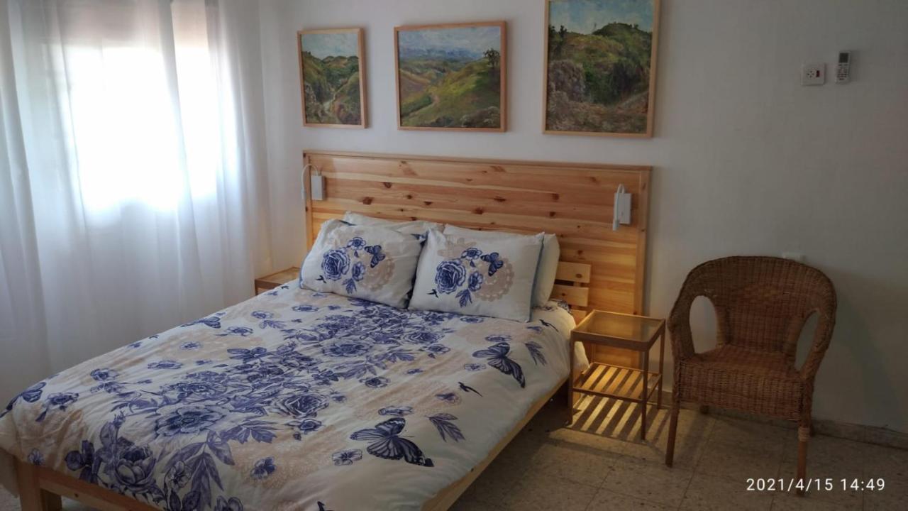 Jordan Valley One Room Apartment Menaẖemya Esterno foto