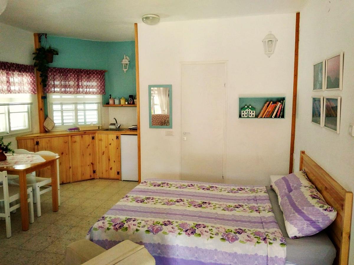 Jordan Valley One Room Apartment Menaẖemya Esterno foto